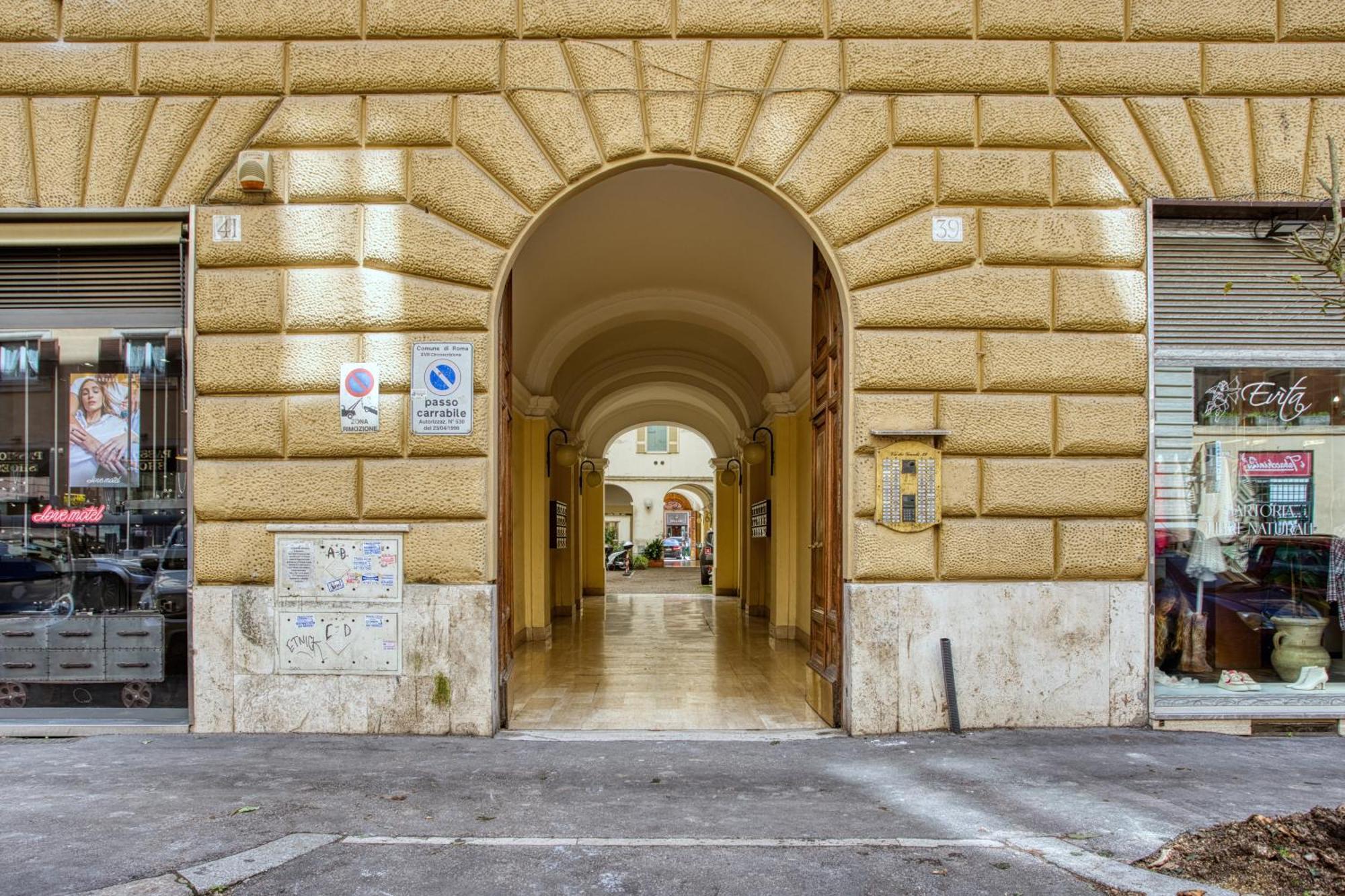 Clausim Domus: New Brightful Flat Next To The Vatican Apartamento *